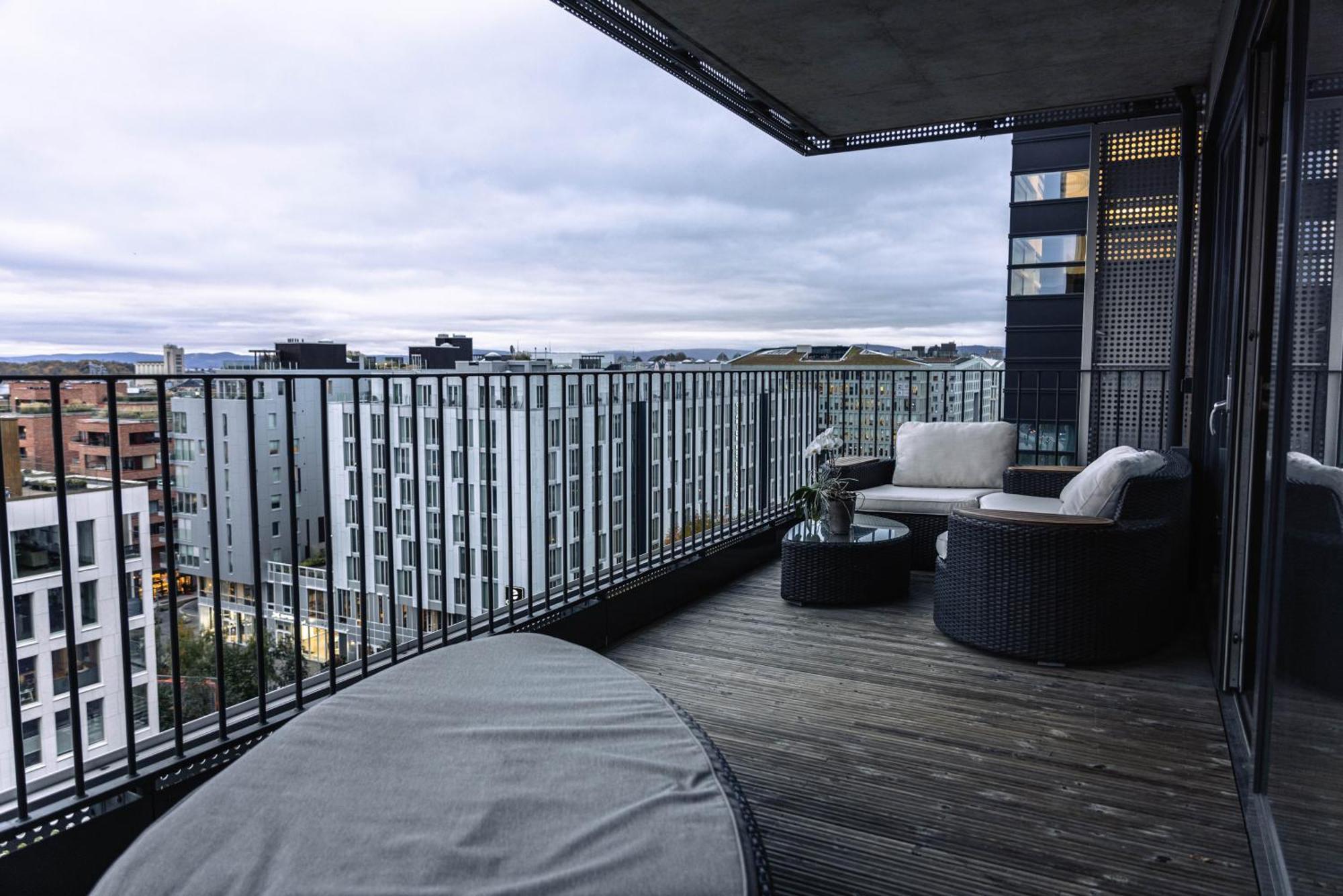Spacious Modern 3br At Barcode *